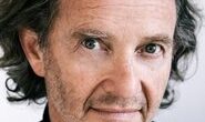 Anton Lesser